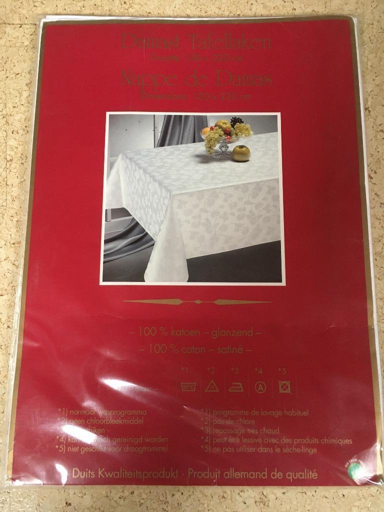 damast tafellaken. NIEUW, Ophalen of Verzenden, Nieuw, Wit, Tafelkleed of Tafelzeil