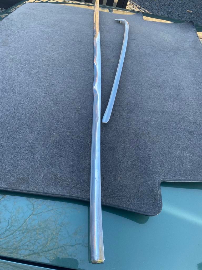 Mercedes W124 chrome lijst achterbumper, Gebruikt, Mercedes-Benz, Ophalen of Verzenden, Achter