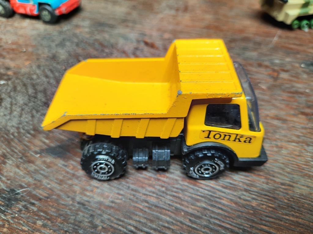 Jouet Tonka camion benne, Enlèvement