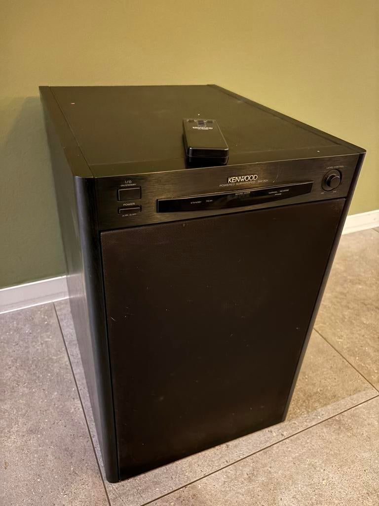 Actieve subwoofer Kenwood SW-501, Ophalen, Zo goed als nieuw, 120 watt of meer, Subwoofer