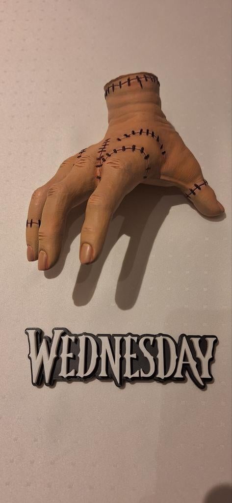 Wednesday " Thing" lifesize 1/1 hand + 3D Logo, Nieuw
