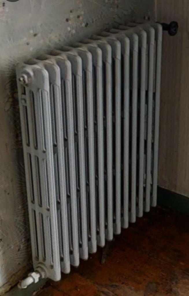 Gietijzeren radiatoren / Radiateurs en fonte anciens, Enlèvement, Comme neuf