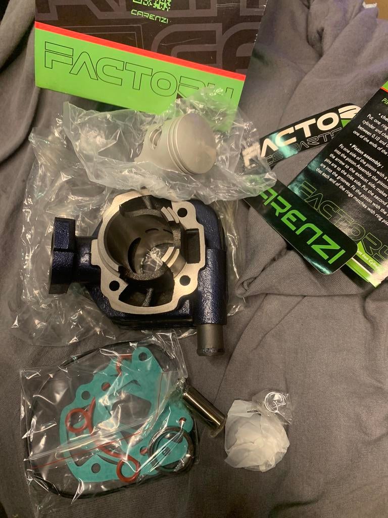 CILINDER 40 CARENZI vloeibaar Peugeot SPEEDFIGHT, Fietsen en Brommers, Ophalen of Verzenden, Cilinder, Peugeot