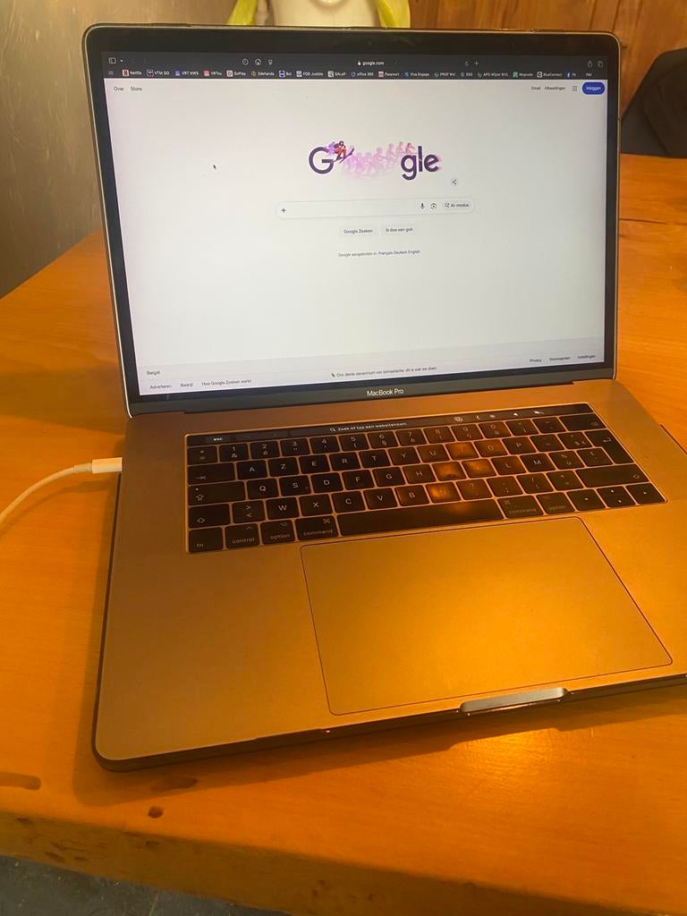 MacBook Pro 2017 15-inch Touch Bar, Informatique & Logiciels, 256 GB, Utilisé, Azerty, 15 pouces