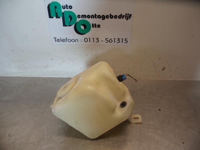 Ruitensproeiertank voor van een Opel Calibra (Calibra 90-), Gebruikt, -, -, Opel