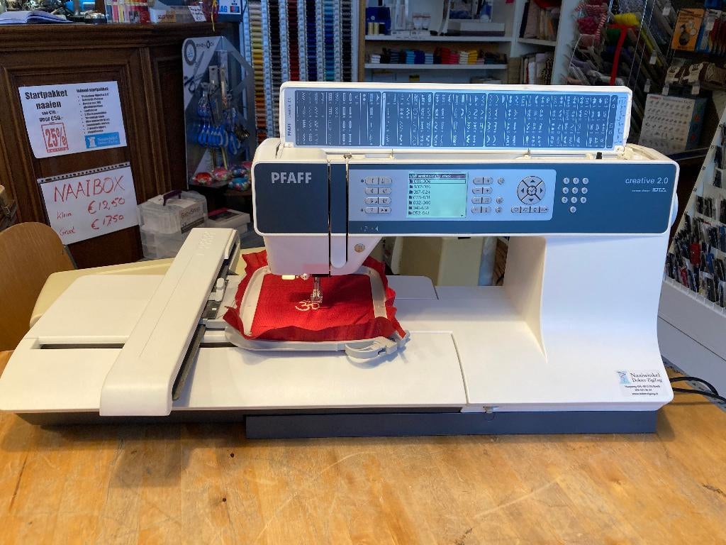 Pfaff Creative 2.0 Naai- en Borduurmachine (gereviseerd), Ophalen, Zo goed als nieuw, Machineborduren, Borduurmachine