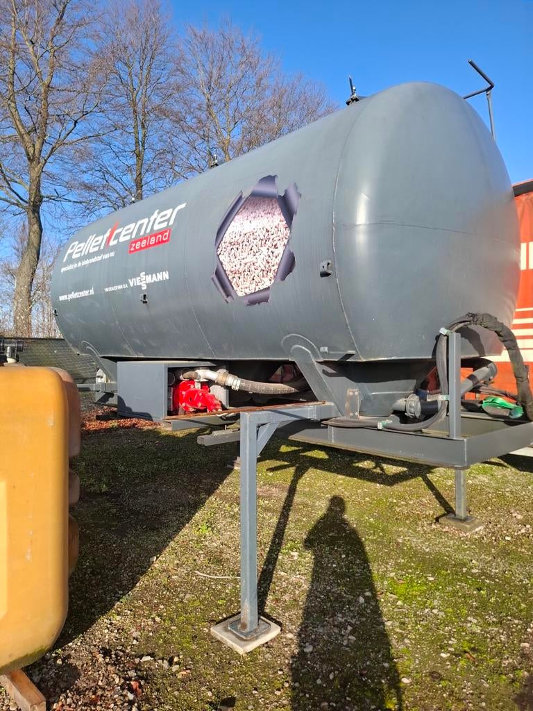 Silo met pomp voor pellets/voeders/..., Ophalen of Verzenden