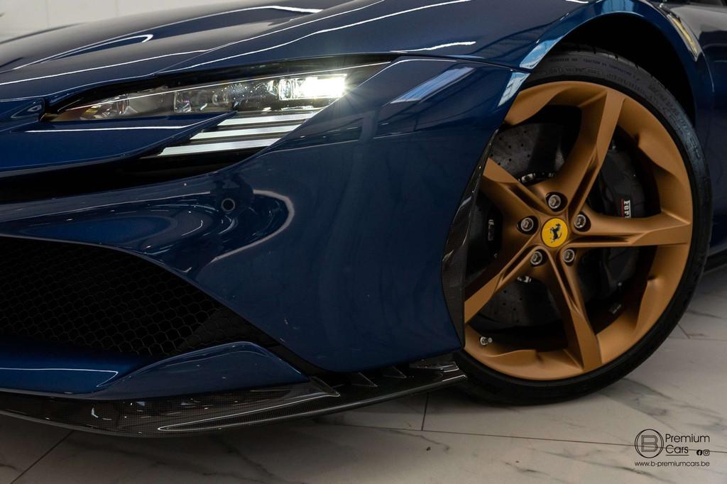 Ferrari SF90 Spider 4.0 V8 F1! PHEV! 10x Carbon / Mega Spec, Gebruikt, Cabriolet, Blauw, Alcantara