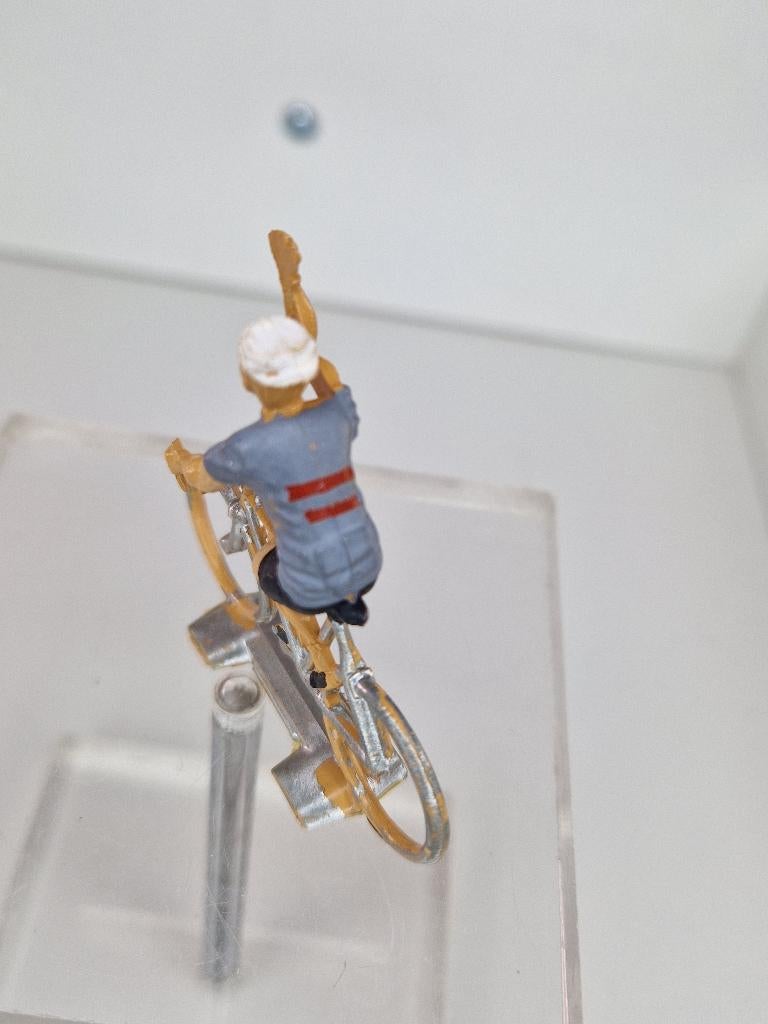 Cofalu Lot de 5 Coureurs Bras Levés et Bouquet de Fleurs, Ophalen of Verzenden, Gebruikt