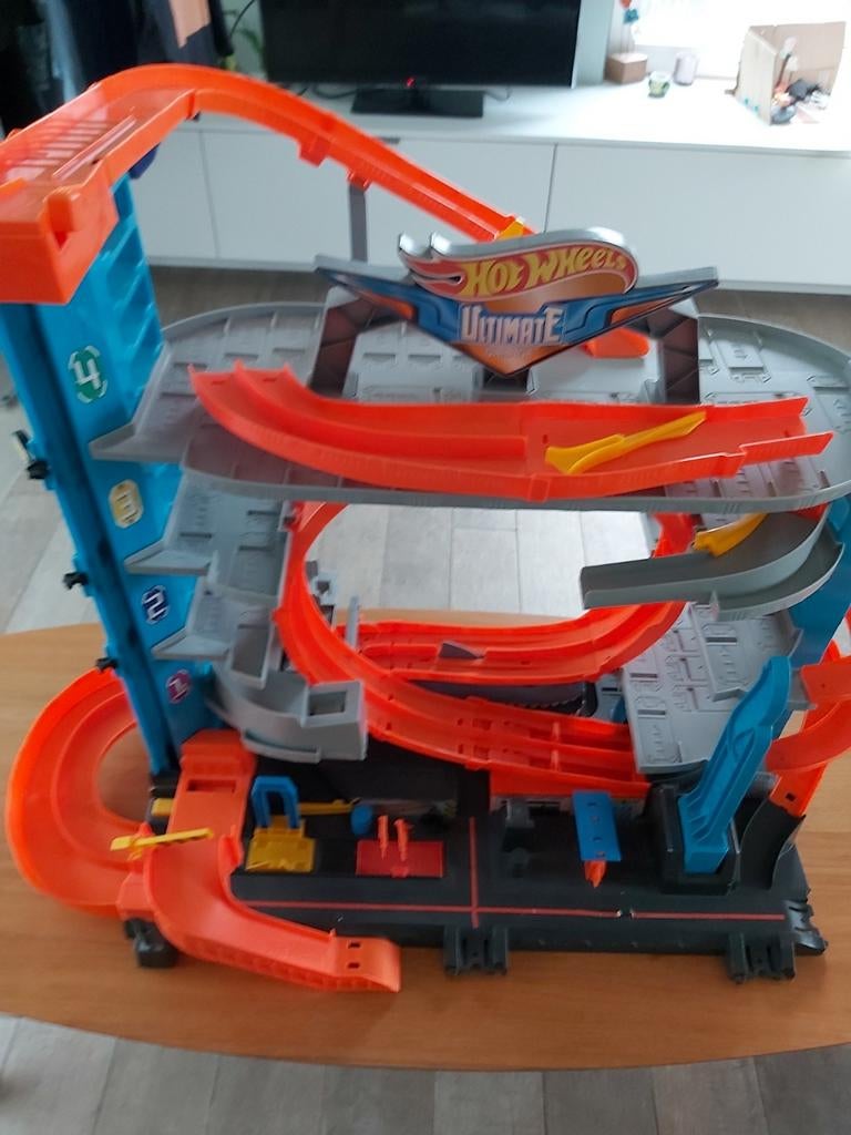 Hot Wheels Garage- & autobaan met haai, Ophalen, Hot Wheels