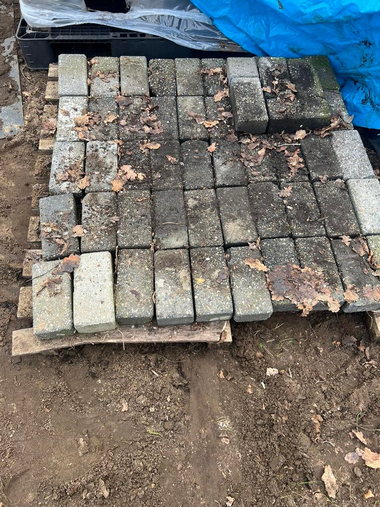 Gratis beton klinkers dringend weg, Tuin en Terras, Tegels en Klinkers, Ophalen, Zo goed als nieuw, Beton, Klinkers