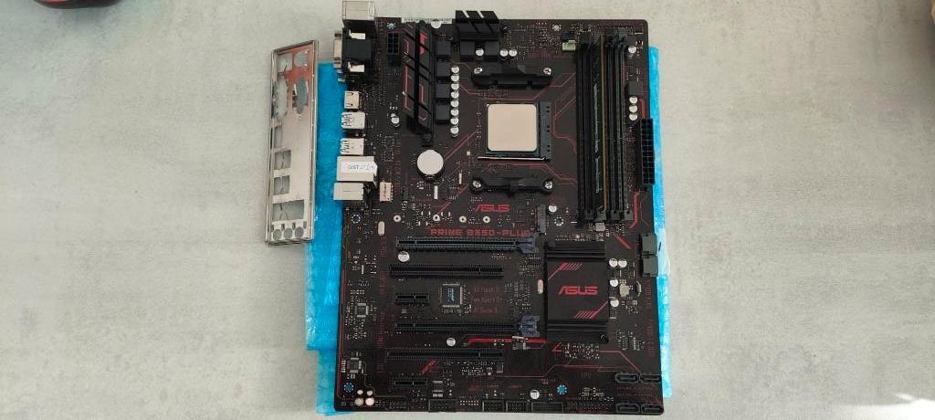 Asus prime B350-plus RYZEN AM4 + cpu AMD 3000g + DDR4 4gb, Enlèvement ou Envoi, DDR4, Comme neuf, Socket AM4