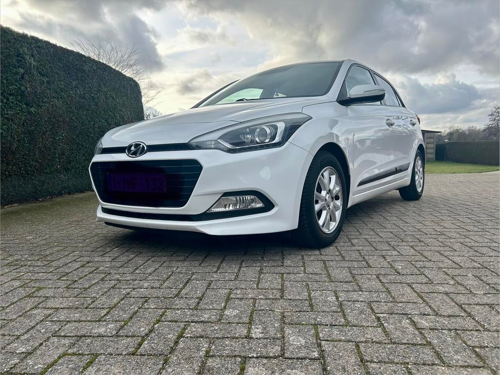 Hyundai i20 uefa, Auto's, Hyundai, Stof, 4 cilinders, Wit, 99 g/km