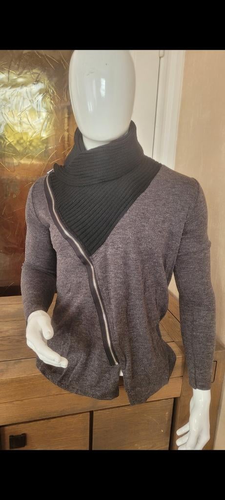 Gilet homme neuf., Enlèvement