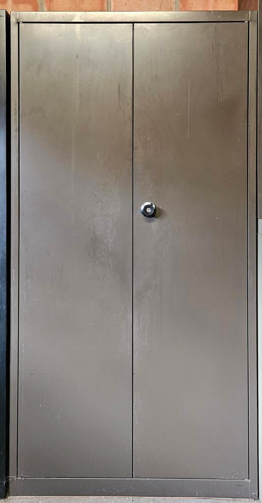 Metalen kast, Huis en Inrichting, Kasten | Roldeurkasten en Archiefkasten, Ophalen