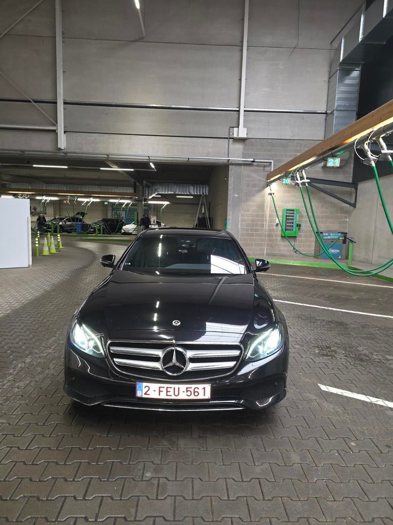 Mercedes E 220d- 243 000 km, Autos, Cuir, Achat, 143 kW, Noir