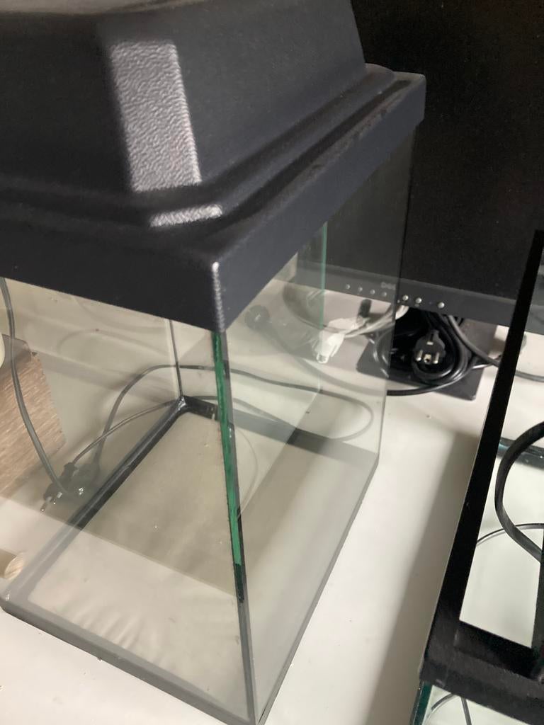 Aquarium hoog met verlichting, Ophalen, Zo goed als nieuw