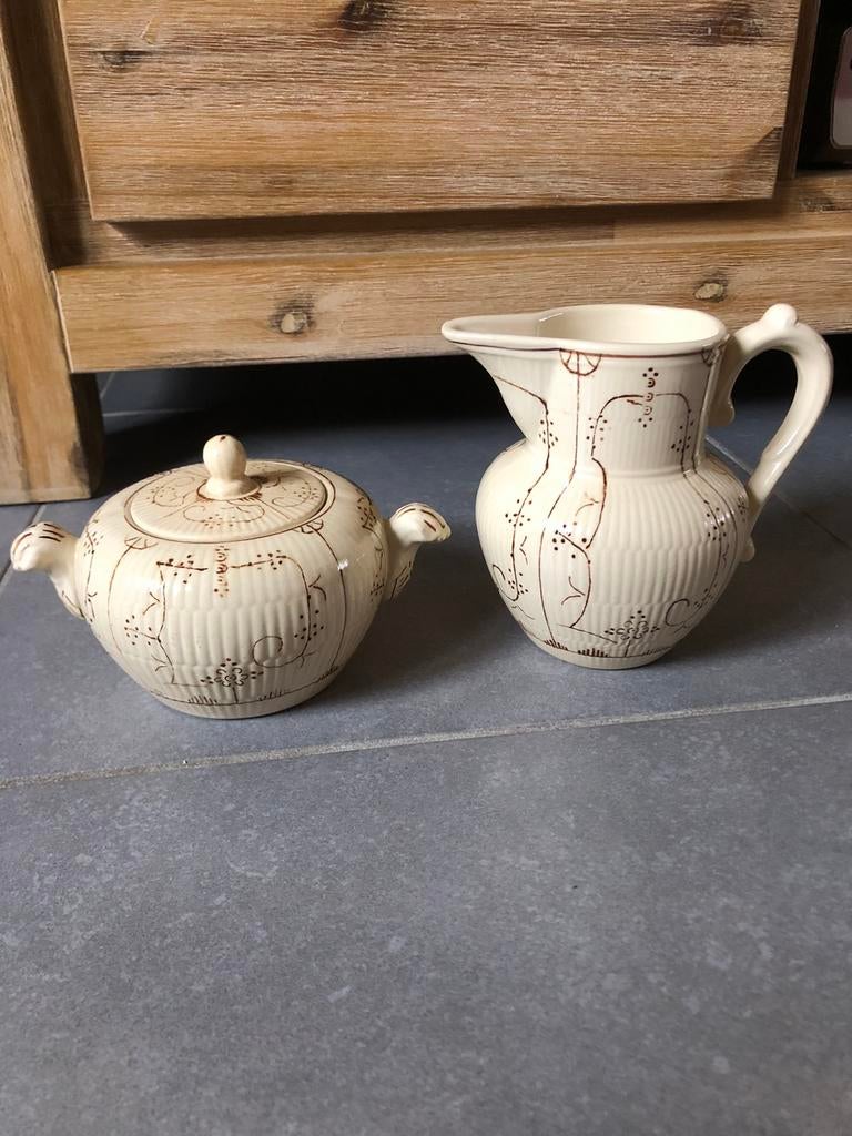 Boch Copenhague bruin/beige melkkan en suikerpot, Ophalen