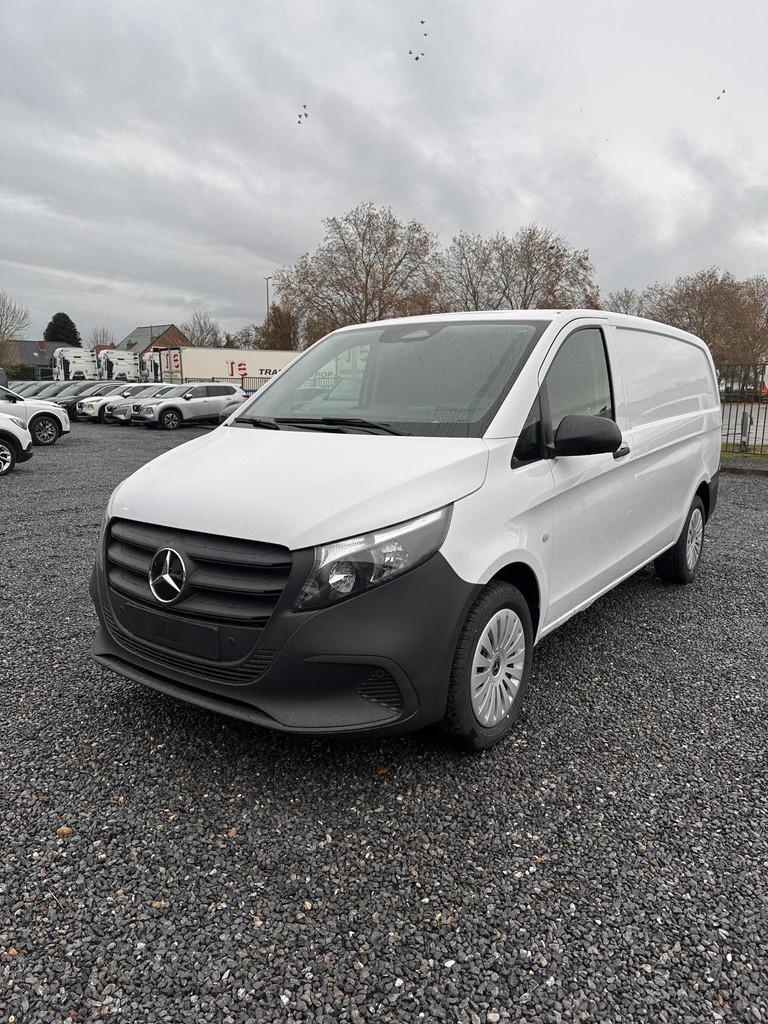 Mercedes-Benz Vito 114 CDI PRO L2 9G-Tronic ESSENTIAL Editio, Auto's, 4 deurs, Zwart, 4 cilinders, 2000 kg