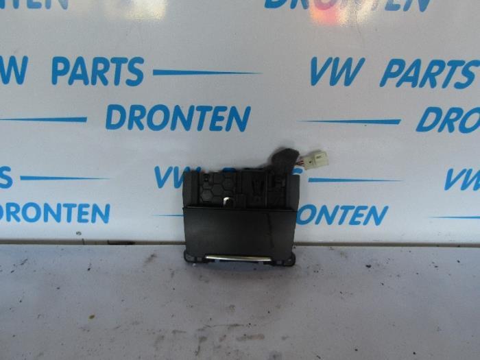 Cendrier avant d'un Audi A4, Autos : Pièces & Accessoires, Habitacle & Garnissage, Audi, Utilisé, 3 mois de garantie, Enlèvement ou Envoi