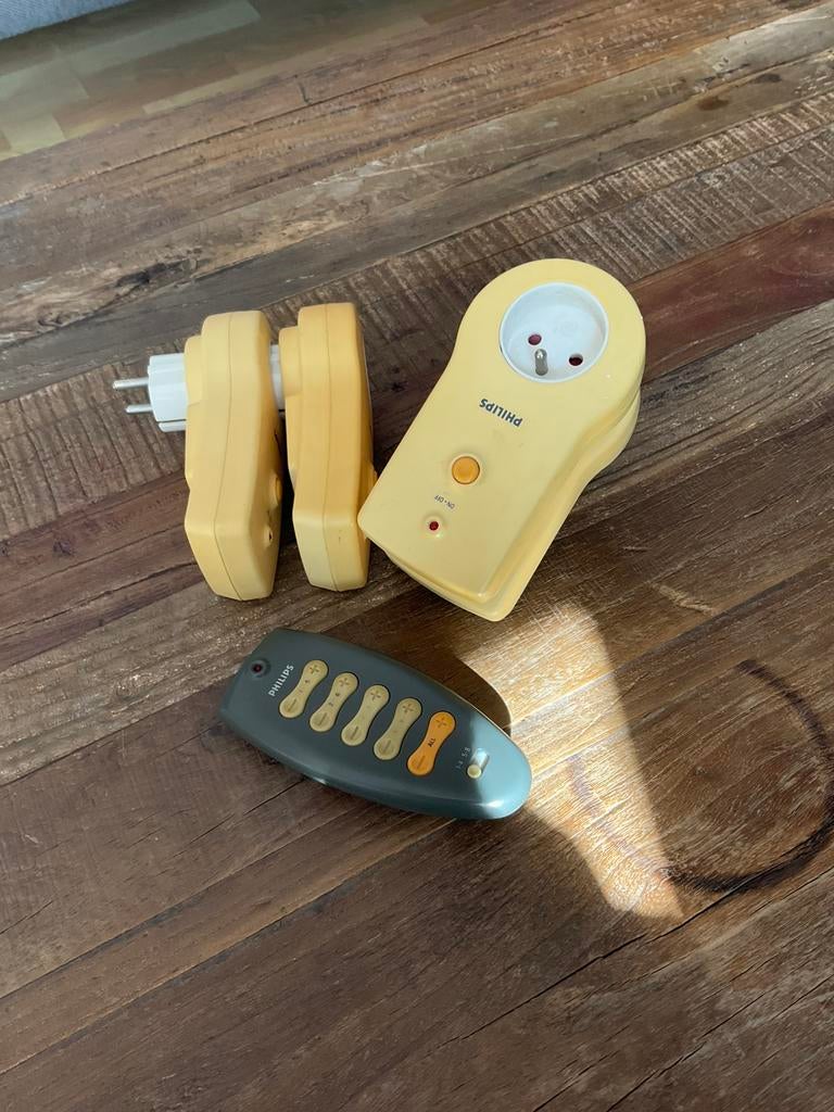 Philips stopcontacten met afstandsbediening SBC SP370/10, Ophalen of Verzenden, Gebruikt
