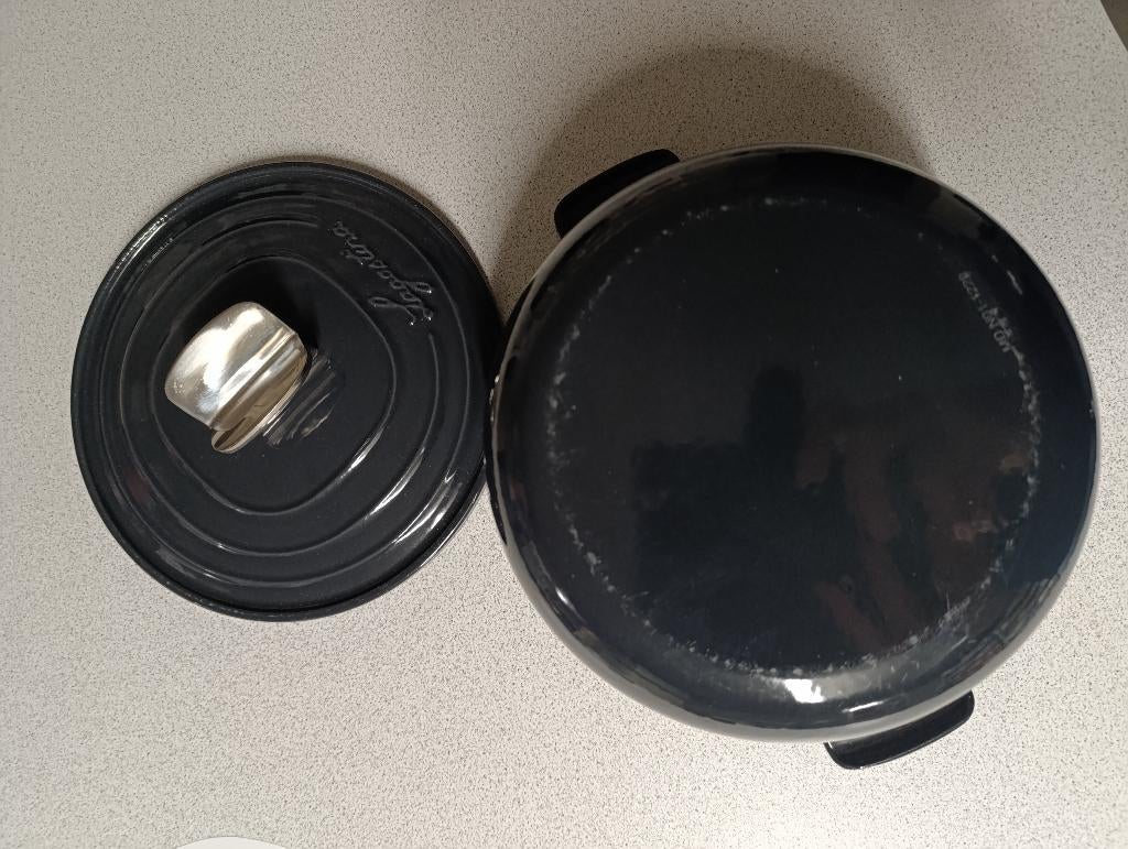 Cocotte en fonte Lagostina neuve, Maison & Meubles, Enlèvement, Neuf, Fonte, Casserole ou Cocotte-minute