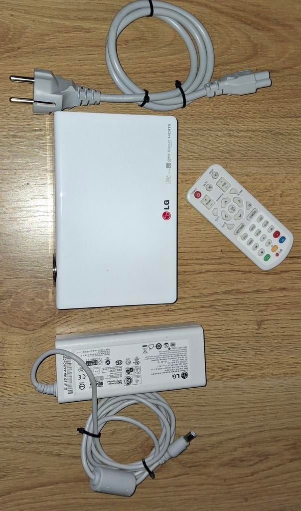 Projecteur mini LG PB60G blanc, Enlèvement