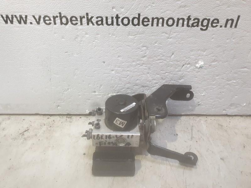 BLOC ABS (FREINS ANTI-BLOCAGE) Fiesta 6 (JA8) (8v512m110ad), Utilisé, Ford