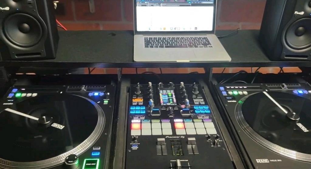 Complete DJ set. Amper en enkel thuis gebruikt, Musique & Instruments, Enlèvement, Pioneer