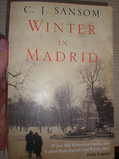„Winter in Madrid” van C.J. Sansom, Ophalen, Zo goed als nieuw