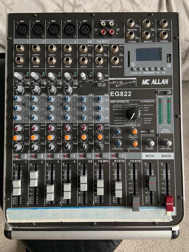 Mixeur MC Allan EG822 avec coffre, Enlèvement, Utilisé, 5 à 10 canaux, Entrée micro