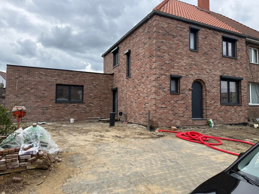 HOB met 5 slpk (mogelijk tot 7)volledig vernieuwd, Immo