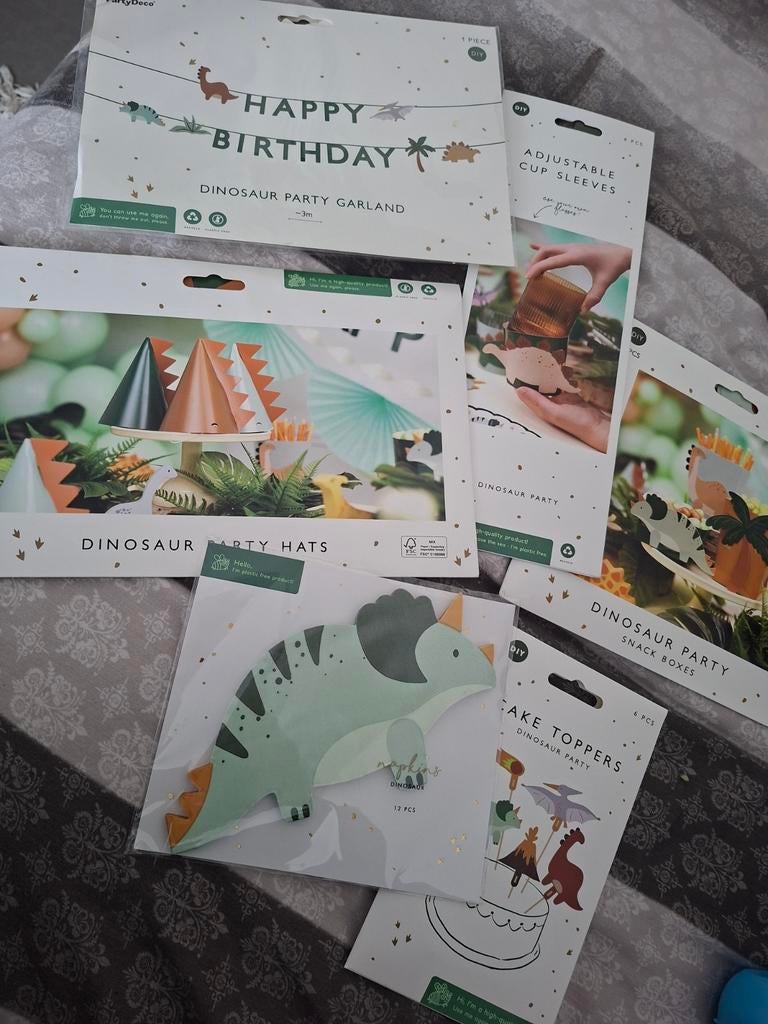 Dino Party Deko, Hobby en Vrije tijd, Scrapbooking, Ophalen