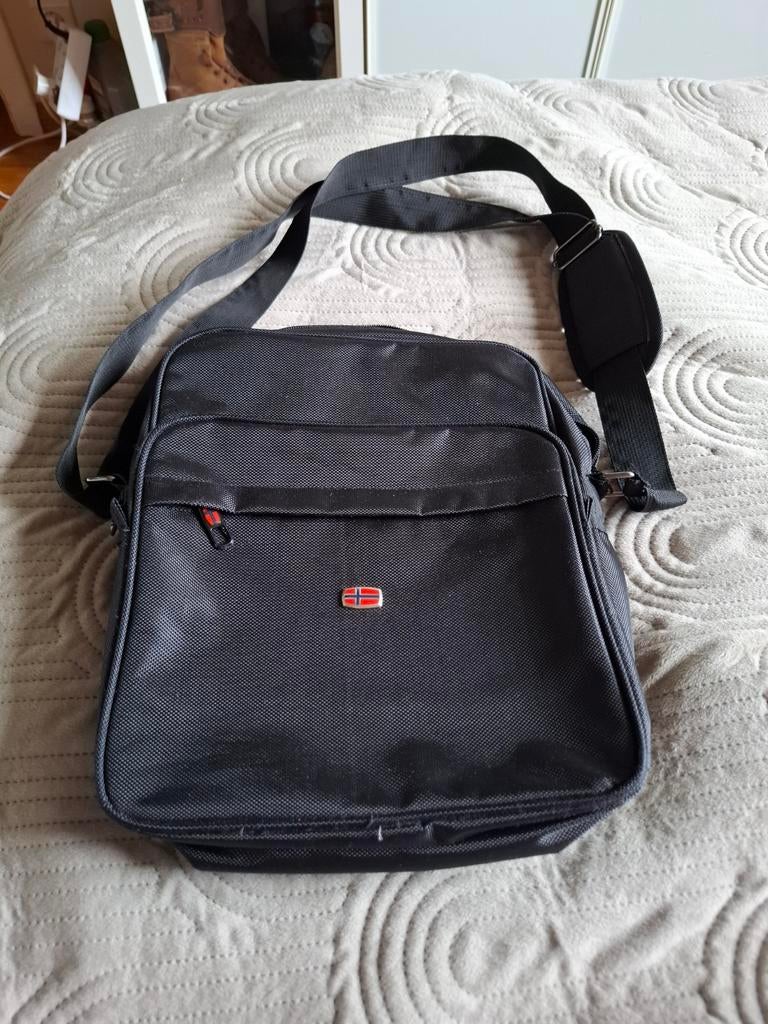 Sac en bandoulière de la gamme news rebels cross