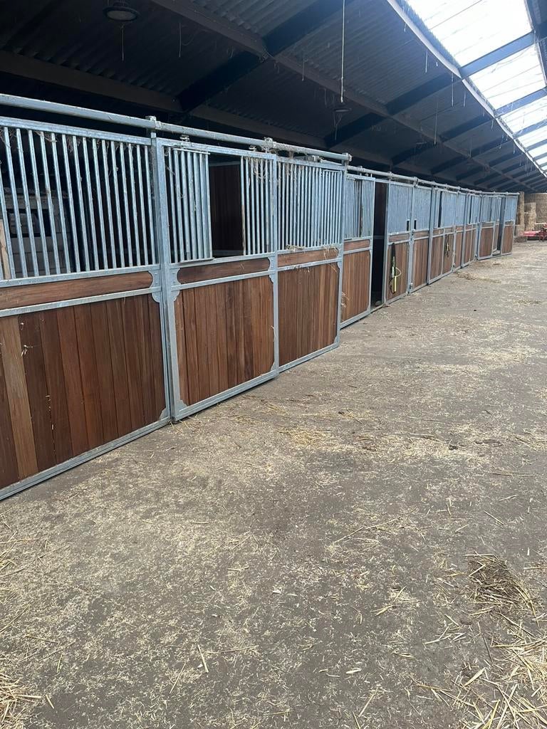 Paardenstallen, Dieren en Toebehoren, Stalling