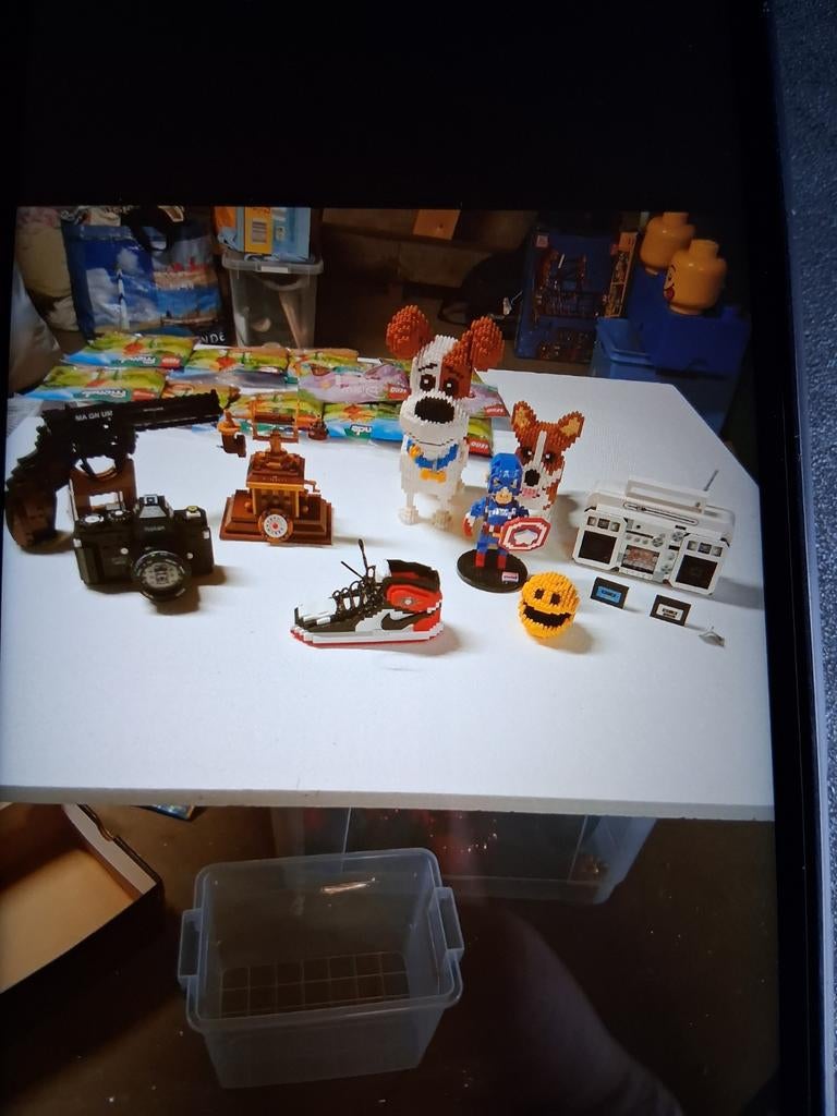 Lego, Enlèvement ou Envoi, Lego