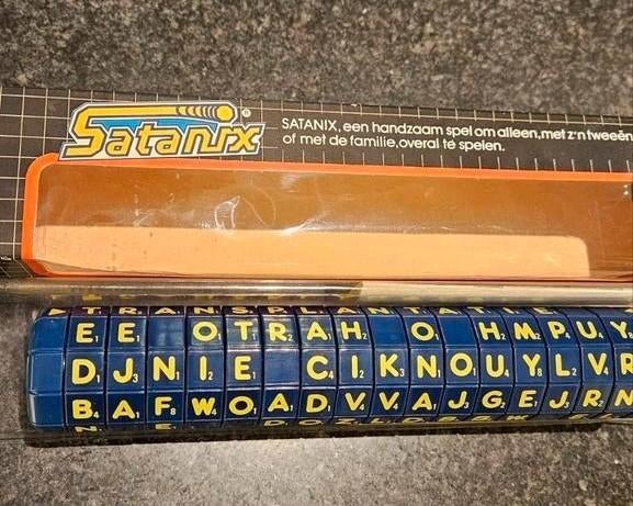 Jeu de lettres vintage Satanix, Antiquités & Art, Enlèvement ou Envoi