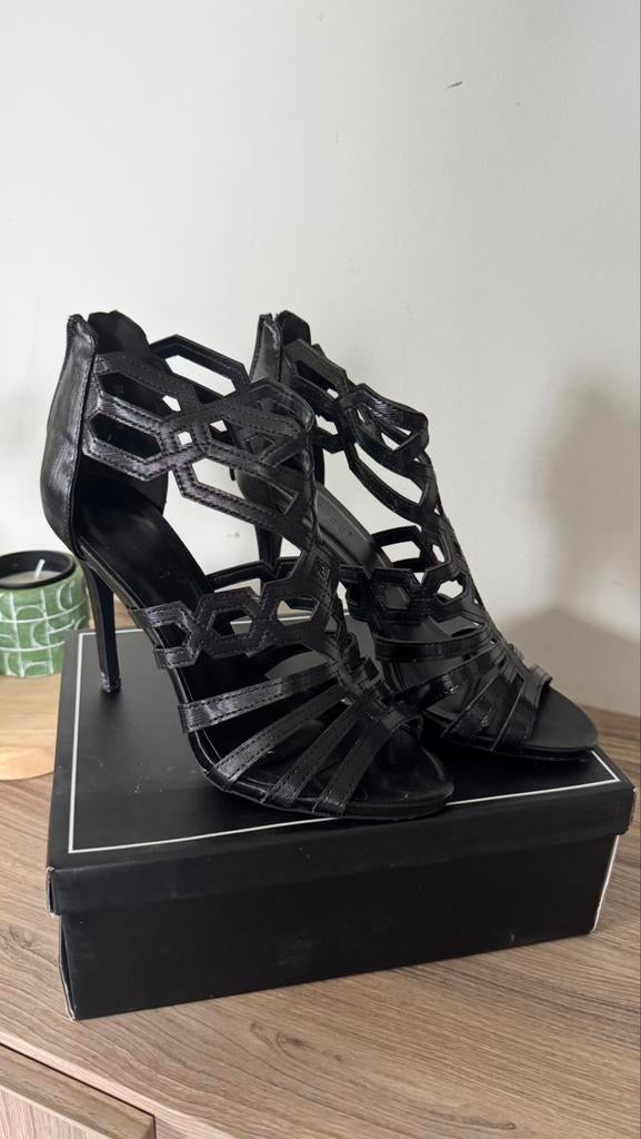 Naaldhakken, Pumps, Zwart, Ophalen of Verzenden, Zo goed als nieuw