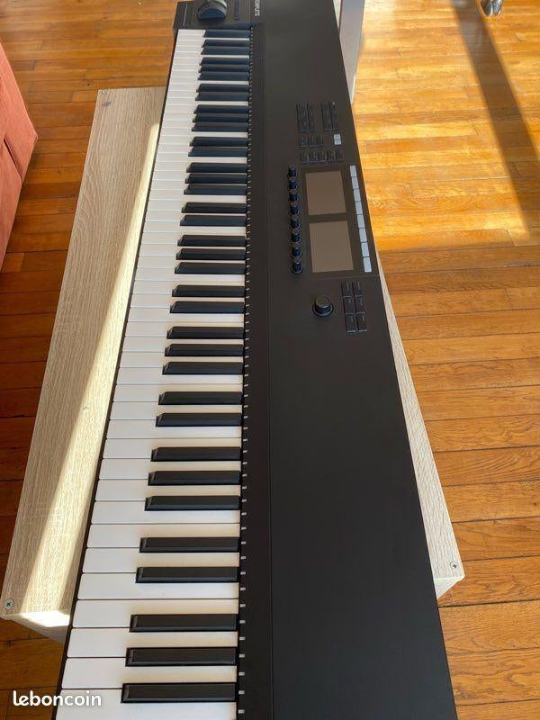 Clavier midi Komplete Kontroll S88mk2, Musique & Instruments, Autres marques, Connexion MIDI, 88 touches, Utilisé