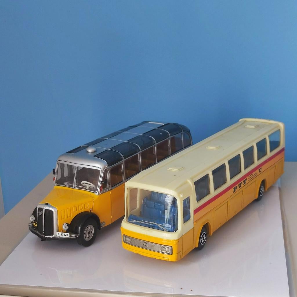 2 autobus miniatures de la poste Suisse vintages/collectors, Envoi