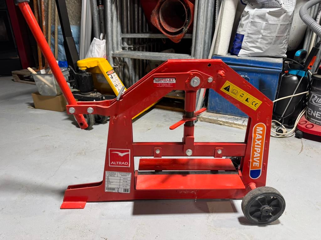 Coupe pavé, Enlèvement