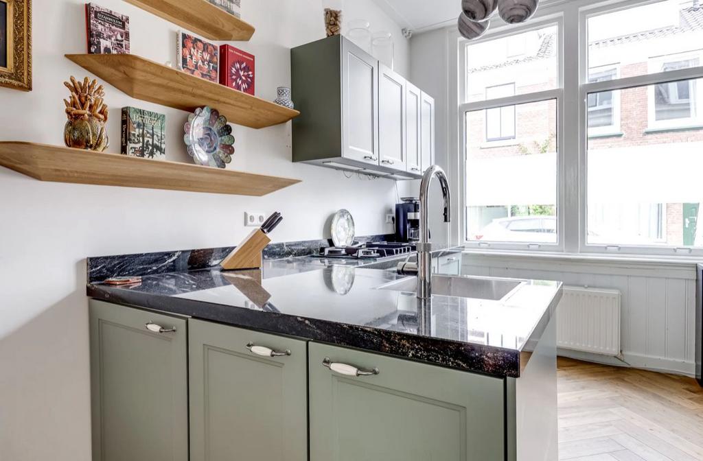 Cuisine d'angle de qualité soignée électroménagers DÉMONTÉE