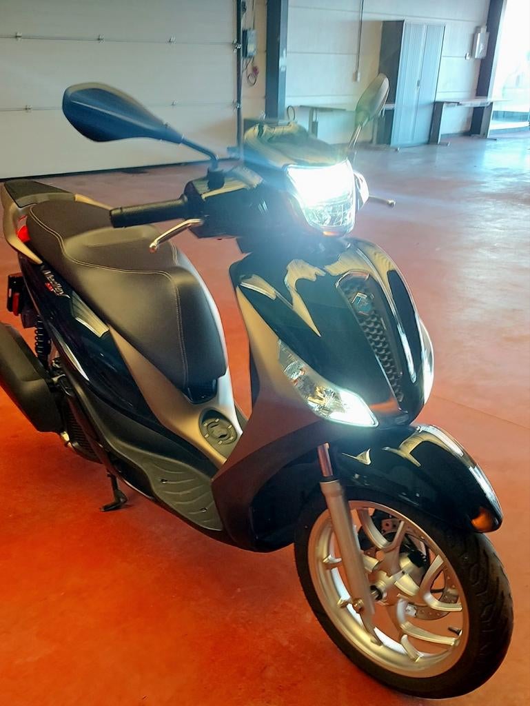 Piaggo Medley 125 cc nieuwstaat 2025