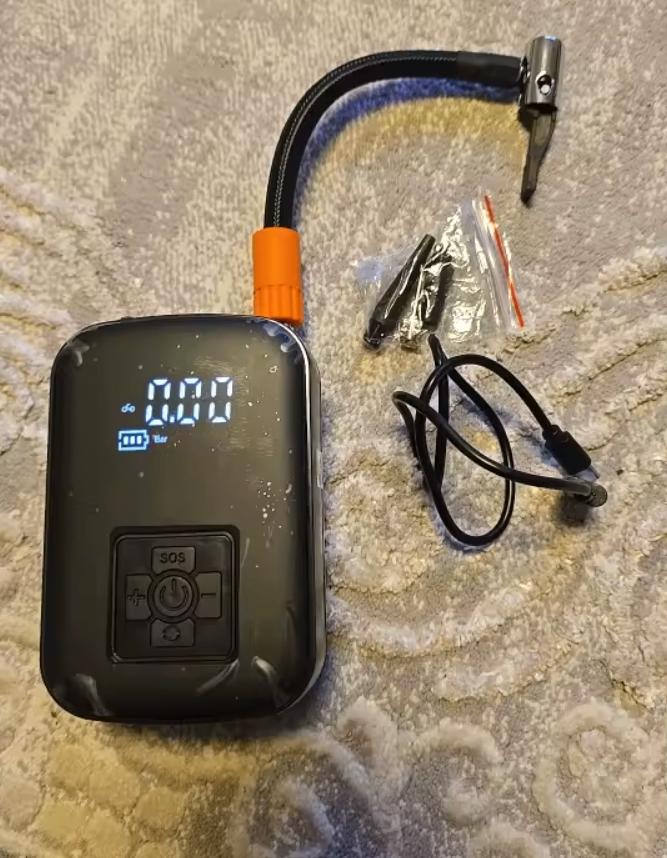 Gonfleur portable pneus voiture moto vélo, Autos : Pièces & Accessoires, Pneus & Jantes, Pneu(s), Neuf, Envoi