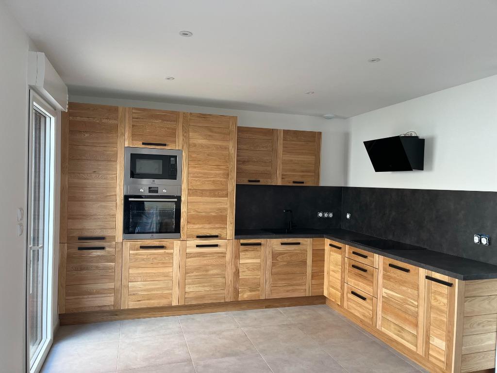 Meubles de cuisine chêne massif vernis, Maison & Meubles, Cuisine | Cuisines complètes, Neuf, Cuisine d'angle, Autres couleurs