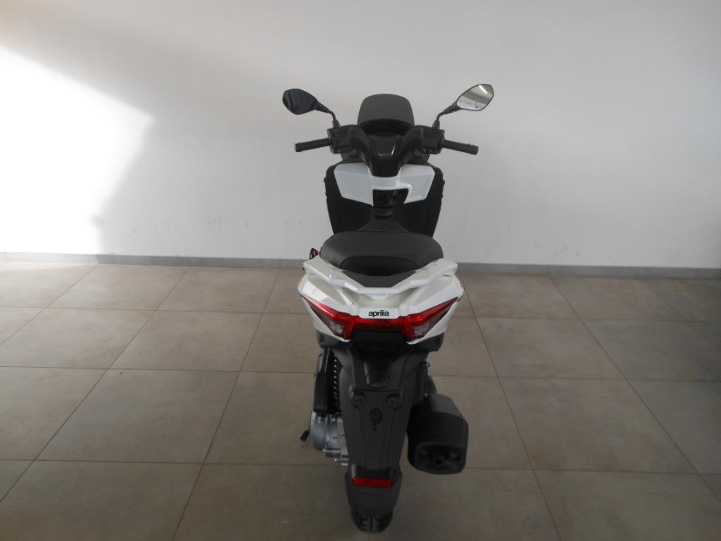 Aprilia SXR 50 - foto 3