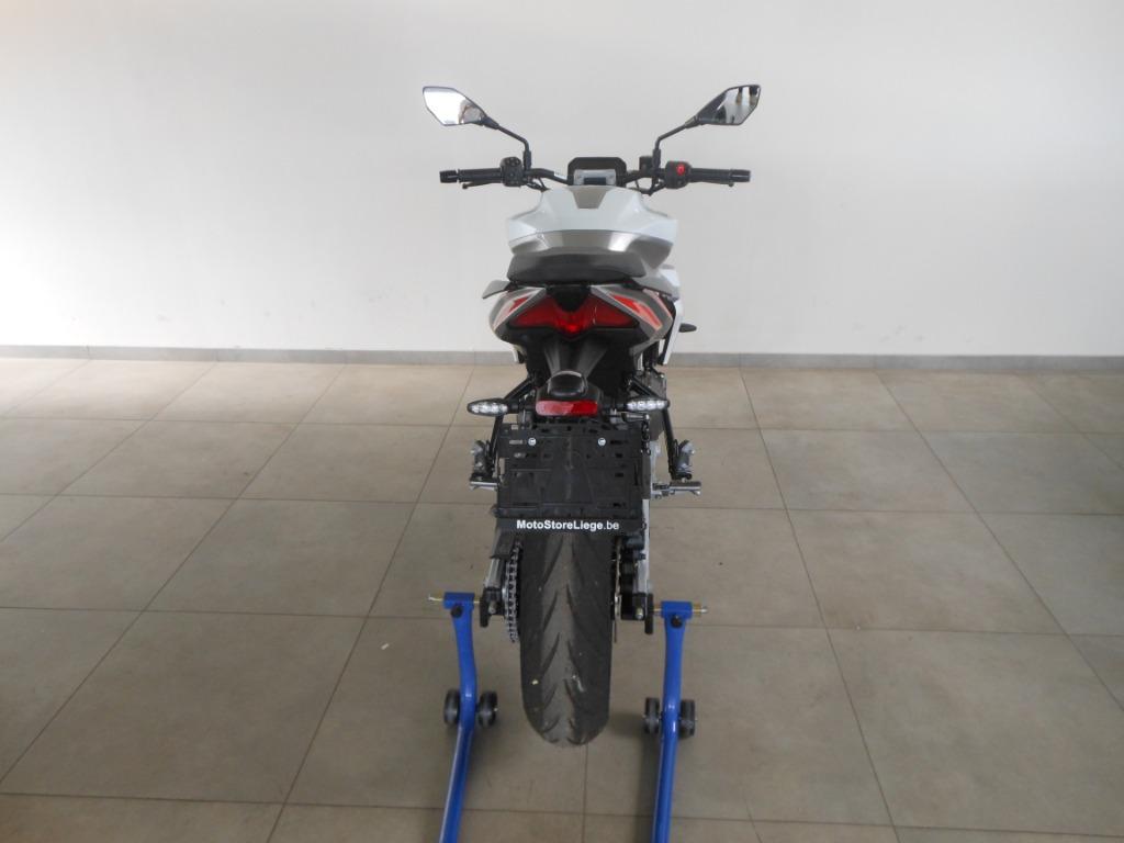Aprilia Tuono 457 - foto 3