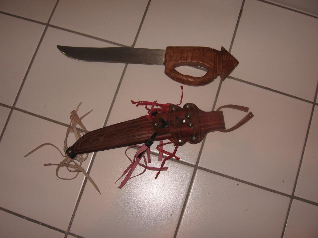 Machette Costa Rica. Etui cuir du Costa Rica et, manche en b, Antiquités & Art, Enlèvement ou Envoi