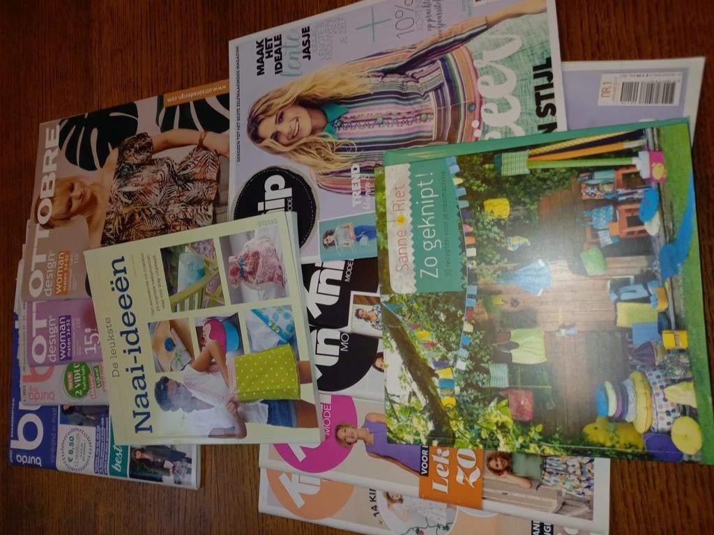 Pakket naaiboeken, Enlèvement ou Envoi, Comme neuf, Femme, Burda