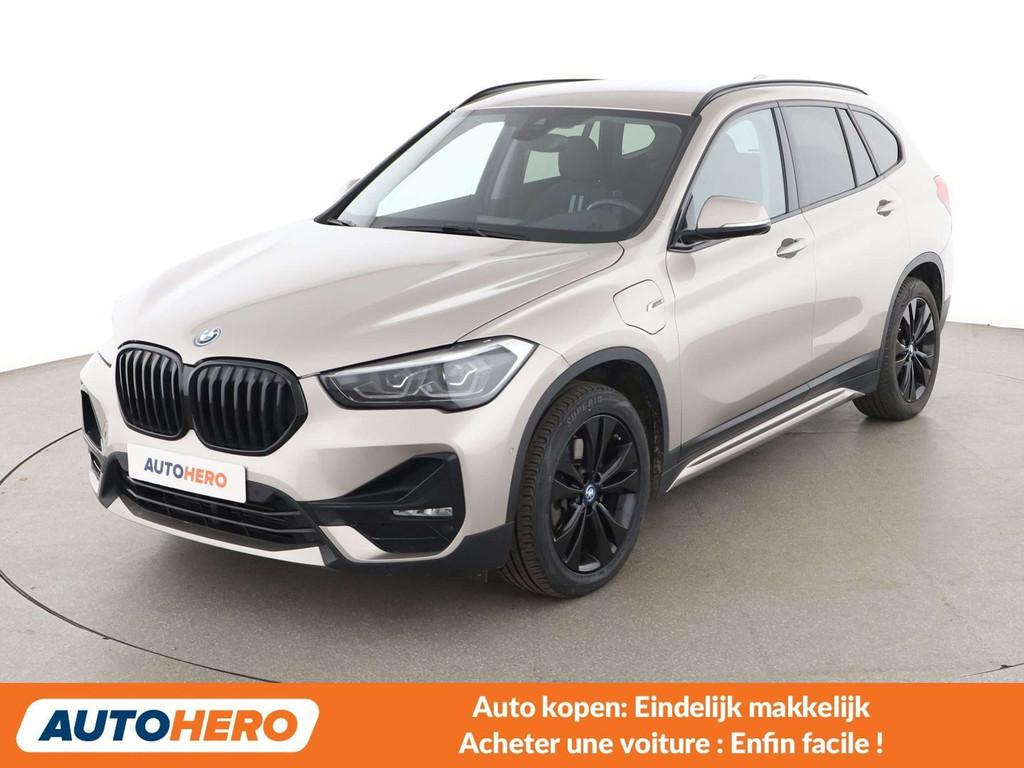 BMW X1 xDrive 25e Sport Line (bj 2022, automaat), https://public.car-pass.be/vhr/f2785519-6efe-48b3-ac6b-02327a4dfa2f, 1820 kg